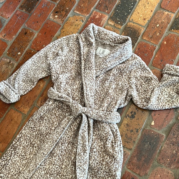 Oscar de la Renta leopard print fuzzy robe sz S/M - Picture 3 of 15